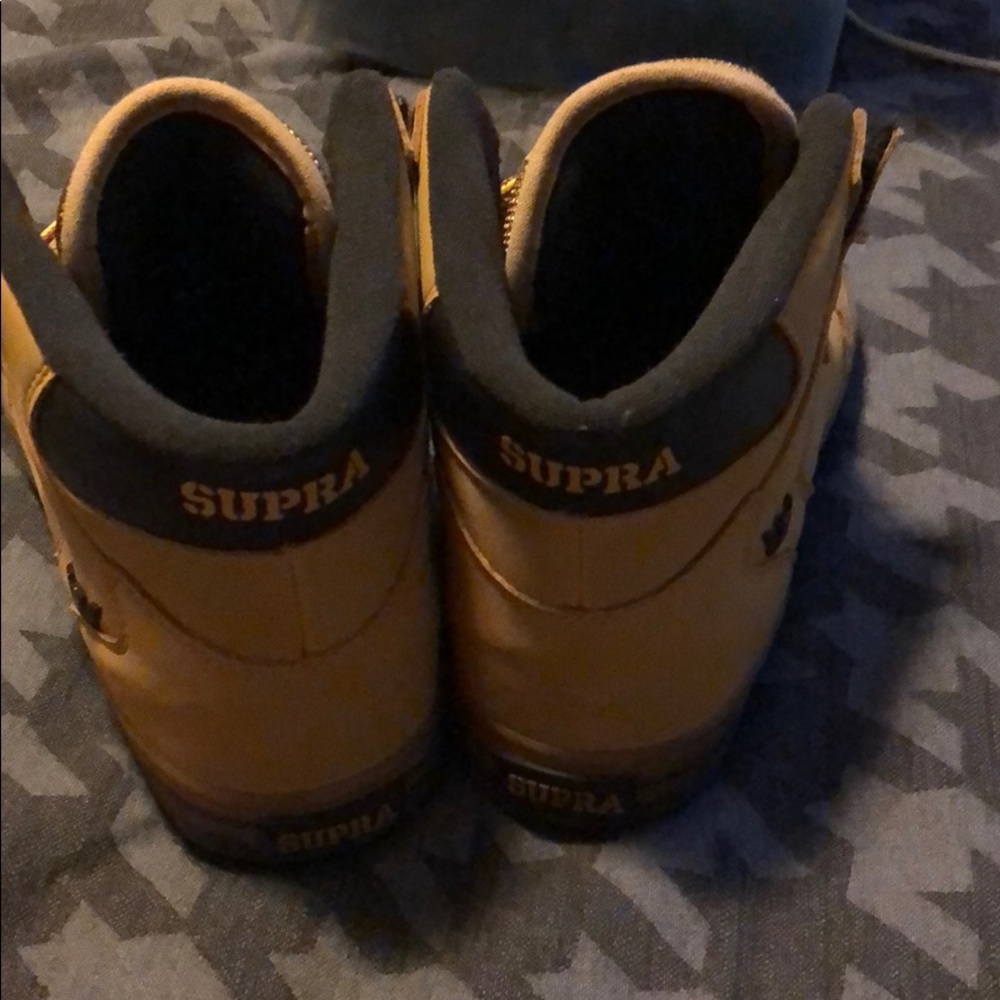 Supra - Picture 2 of 5